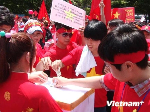 Cộng đồng người Việt tại Hàn Quốc quyên góp ủng hộ Chương trình Góp sức bảo vệ Biển Đông